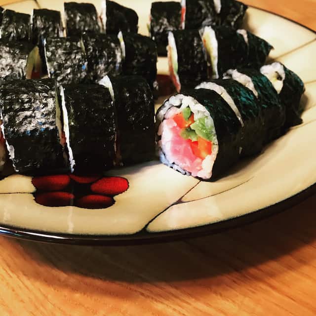 Tuna sushi rolls