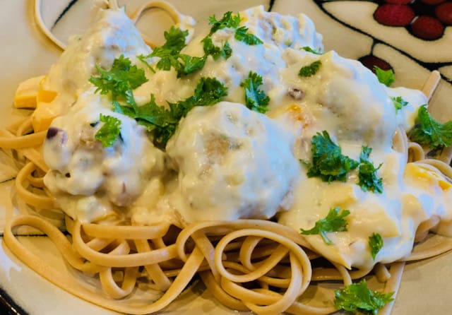 chicken meatballs with light fettuccine sauce